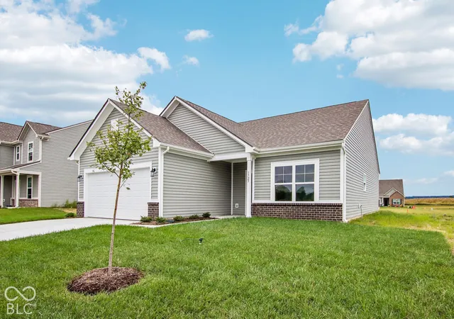 Photo 2 of Sale Pending at 1725 E Hanna Dr, Martinsville, IN 46151 | MLS# 22110657 | Listing updated on 2026-10-02
