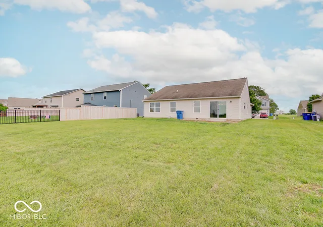 Homes for sale in Sheridan, IN | 1404 Graybark St, Sheridan, IN 46069 | MLS# 22110665