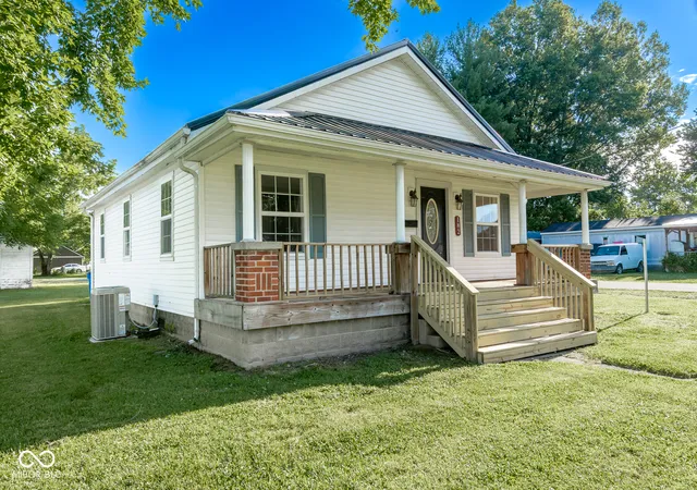 Homes for sale in Austin, IN | 182 Wilbur Ave, Austin, IN 47102 | MLS# 22110673
