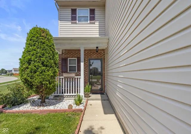 4th image of 3087 Rolling Knoll Ln, Columbus, IN 47201 | MLS# 22110674