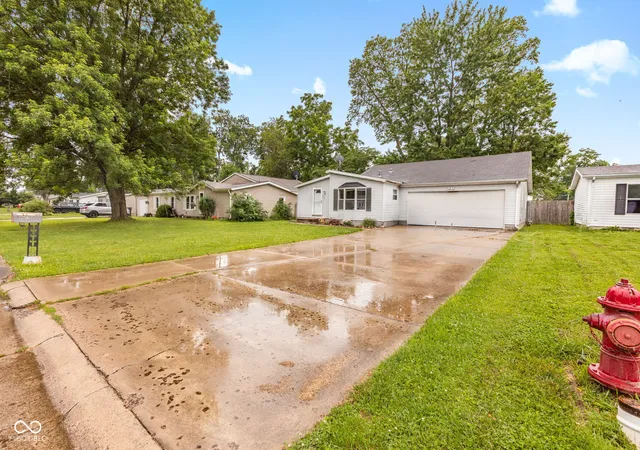 Homes for sale in Chesterfield, IN | 349 Laurel Dr, Chesterfield, IN 46017 | MLS# 22110688