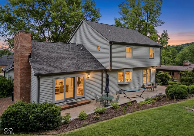 Photo 3 of Single family home for sale at 9956 W Raintree Dr N, Columbus, IN 47201 | MLS# 22110702 | Listing updated on 2026-09-03