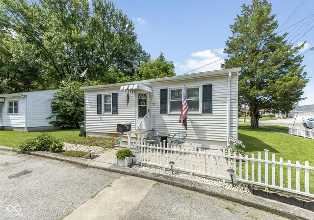 Homes for sale in Greensburg, IN | 10 E Village Green St, Greensburg, IN 47240 | MLS# 22110714