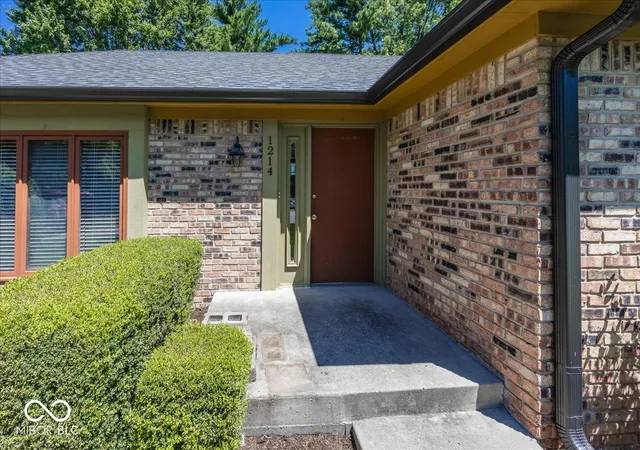2nd image of 1214 Ironwood Dr W, Carmel, IN 46033 | MLS# 22110715
