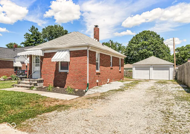 Photo 2 of Single family home for sale at 41 S Post Rd, Indianapolis, IN 46219 | MLS# 22110737 | Listing updated on 2026-06-28