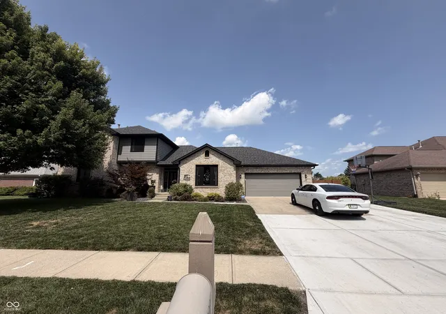 Photo 3 of Single family home for sale at 2225 Marina Ct, Greenwood, IN 46143 | MLS# 22110746 | Listing updated on 2026-09-26