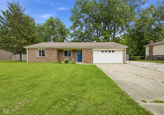 1st image of 975 Stonegate Rd, Greenwood, IN 46142 | MLS# 22110749