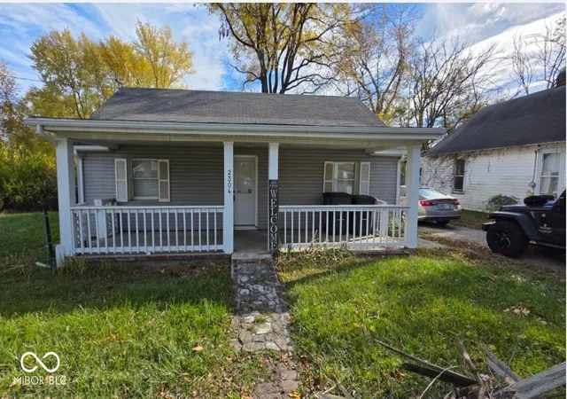 Homes for sale in Muncie, IN | 2304 S Meeker Ave, Muncie, IN 47302 | MLS# 22110750