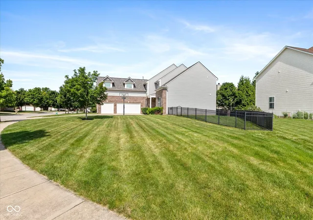 36th image of 12154 Eddington Pl, Fishers, IN 46037 | MLS# 22110756