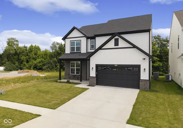 Photo 3 of Single family home for sale at 5033 Schaefer Ln, Floyds Knobs, IN 47119 | MLS# 22110763 | Listing updated on 2026-07-12
