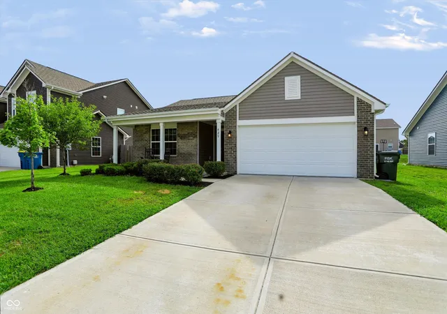 Homes for sale in Greenfield, IN | 425 Thunderwood, Greenfield, IN 46140 | MLS# 22110800