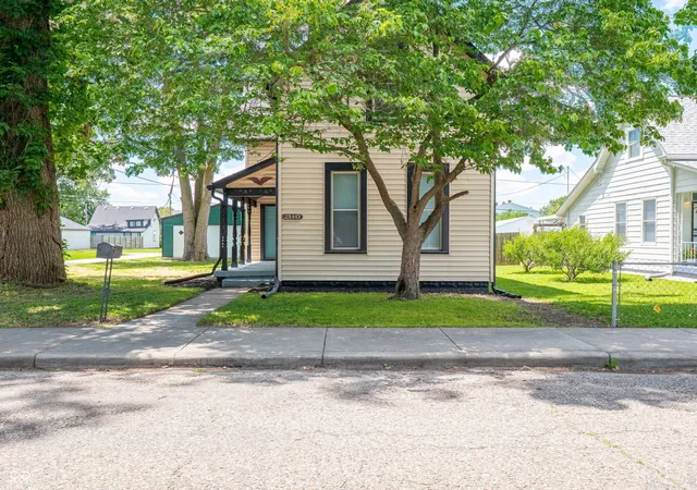3rd image of 2140 S Delaware St, Indianapolis, IN 46225 | MLS# 22110823