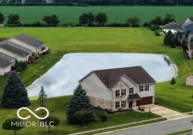 Photo 2 of Single family home for sale at 1364 College Pkwy, Elwood, IN 46036 | MLS# 22110826 | Listing updated on 2026-09-14