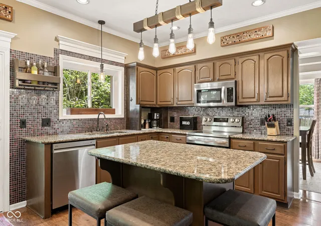 3rd image of 2928 Curry Ln, Carmel, IN 46033 | MLS# 22110827
