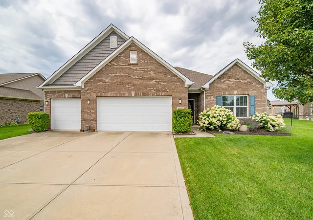 1st image of 3190 S Courtney Dr, New Palestine, IN 46163 | MLS# 22110839