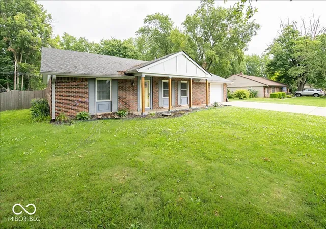 2nd image of 1150 E Adams Dr, Franklin, IN 46131 | MLS# 22110840