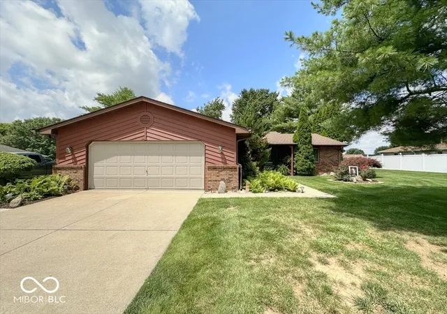 Photo 1 of Sale Pending at 1309 Ruhl Meadows Ct, Kokomo, IN 46902 | MLS# 22110850 | Listing updated on 2026-08-10