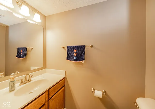 4th image of 5721 Columbia Cir, Greenwood, IN 46142 | MLS# 22110864