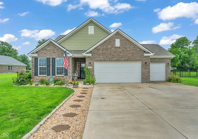 1st image of 639 Cardinal Dr, Jamestown, IN 46147 | MLS# 22110874