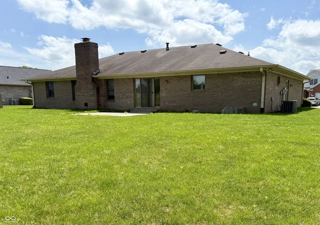 29th image of 897 N Scott Dr, Greenwood, IN 46142 | MLS# 22110877