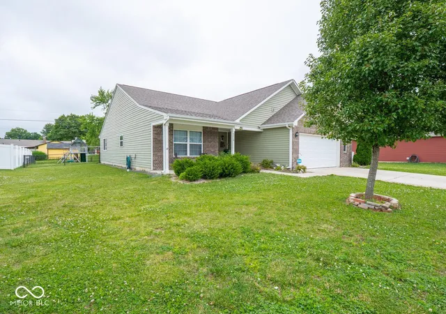 Photo 3 of Sale Pending at 8218 Devon Ave, Indianapolis, IN 46239 | MLS# 22110881 | Listing updated on 2026-09-12