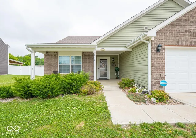 Photo 4 of Sale Pending at 8218 Devon Ave, Indianapolis, IN 46239 | MLS# 22110881 | Listing updated on 2026-09-12
