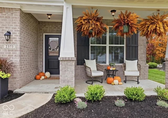 Photo 2 of Single family home for sale at 2373 Somerset Cir, Franklin, IN 46131 | MLS# 22110882 | Listing updated on 2026-09-28