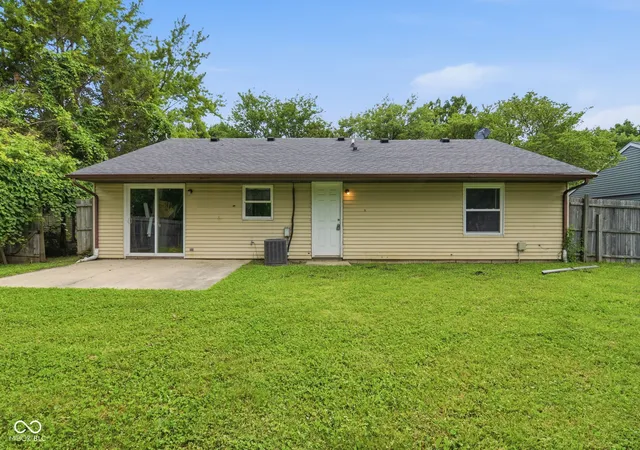 Photo 3 of Single family home for sale at 5913 Dunseth Ct, Indianapolis, IN 46254 | MLS# 22110884 | Listing updated on 2026-08-27