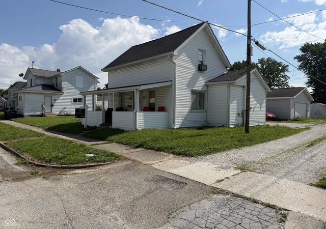 Homes for sale in Elwood, IN | 317 N 18th St, Elwood, IN 46036 | MLS# 22110893