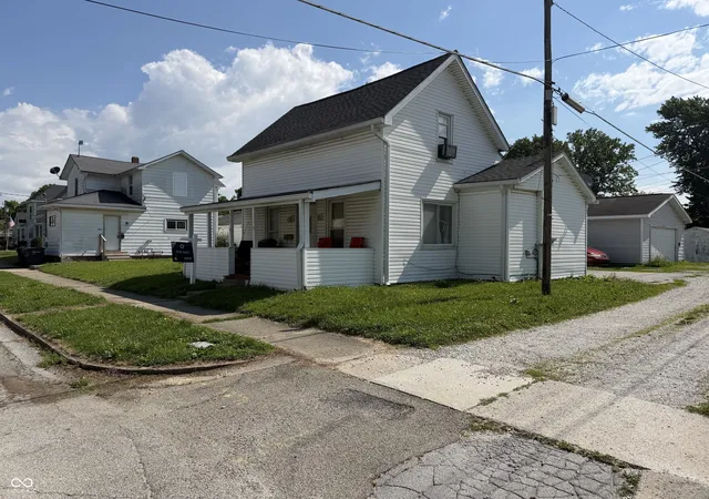 Homes for sale in Elwood, IN | 317 N 18Th St, Elwood, IN 46036 | MLS# 22110893