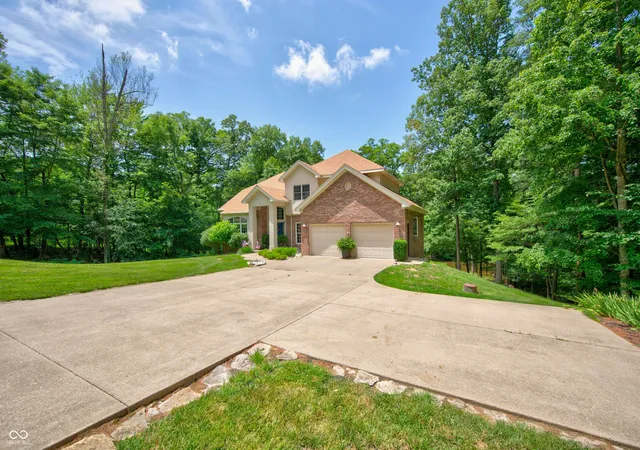 Homes for sale in Seymour, IN | 7830 Persimmon Lake Dr, Seymour, IN 47274 | MLS# 22110913