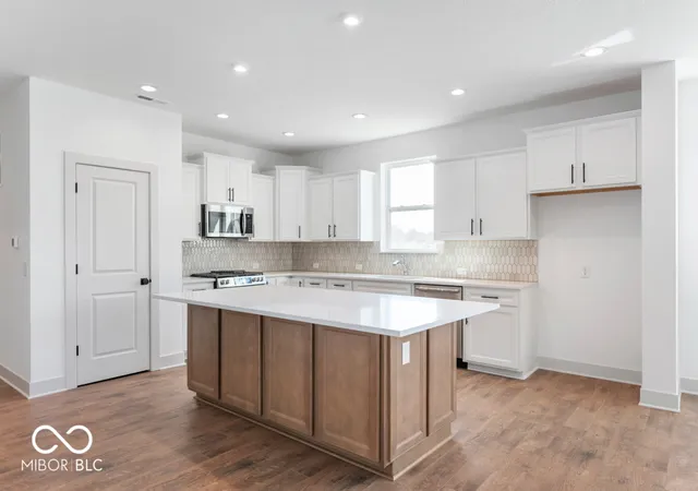 3rd image of 11923 Charles Eric Wy, Noblesville, IN 46060 | MLS# 22110915
