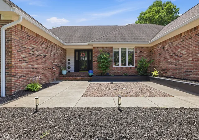 Photo 3 of Single family home for sale at 12039 Admirals Pointe Dr, Indianapolis, IN 46236 | MLS# 22110930 | Listing updated on 2026-07-09