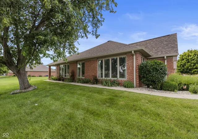 2nd image of 5141 Montpelier Ct, Columbus, IN 47203 | MLS# 22110939