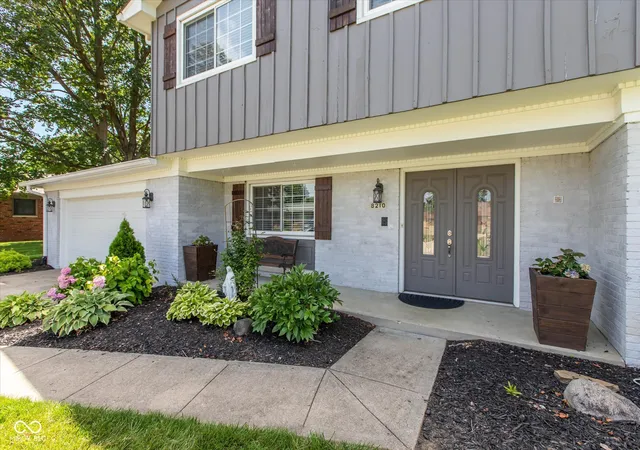 2nd image of 8210 Burn Ct, Indianapolis, IN 46217 | MLS# 22110971