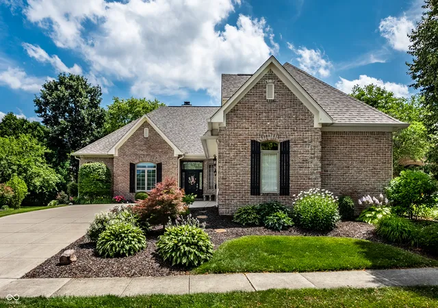 Homes for sale in Carmel, IN | 451 Burlington Ln, Carmel, IN 46032 | MLS# 22110985
