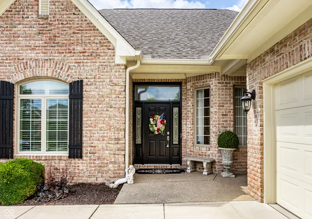 Photo 4 of Single family home for sale at 451 Burlington Ln, Carmel, IN 46032 | MLS# 22110985 | Listing updated on 2026-09-30
