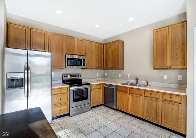 5th image of 4059 Weston Pointe Dr, Zionsville, IN 46077 | MLS# 22111005