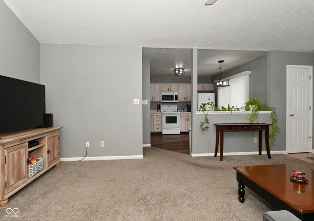 5th image of 6022 Wildcat Dr, Indianapolis, IN 46203 | MLS# 22111008