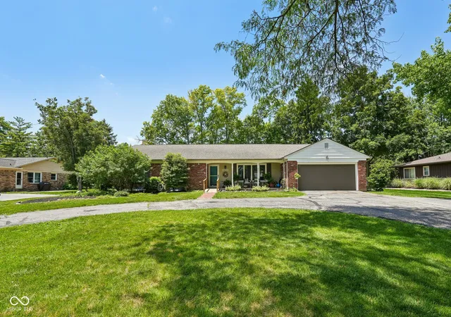 Homes for sale in Indianapolis, IN | 6736 Grosvenor Pl, Indianapolis, IN 46220 | MLS# 22111011