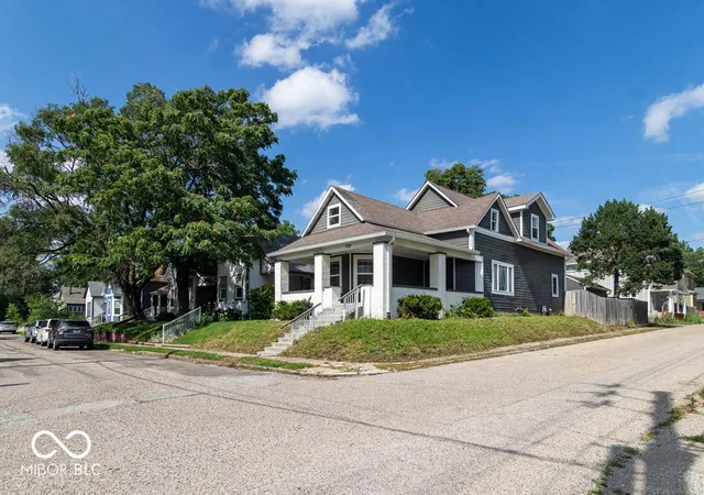 Photo 3 of Single family home for sale at 1101 Larch St, Indianapolis, IN 46201 | MLS# 22111019 | Listing updated on 2026-08-31