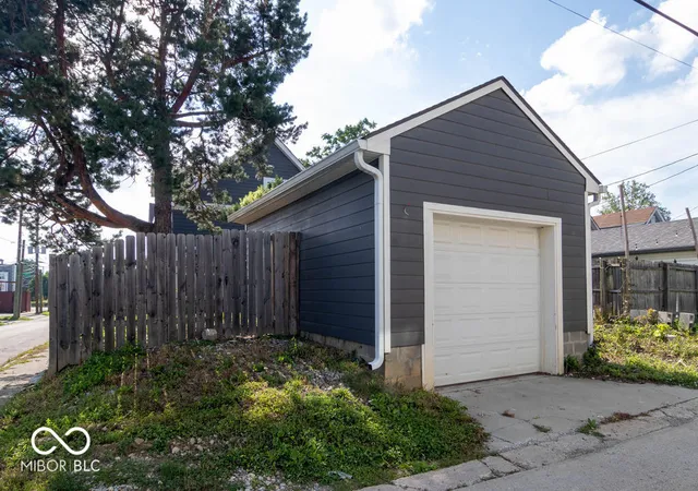 Photo 53 of Single family home for sale at 1101 Larch St, Indianapolis, IN 46201 | MLS# 22111019 | Listing updated on 2026-08-31