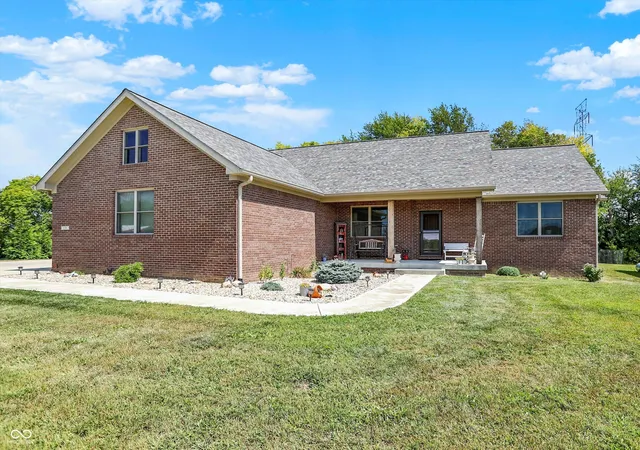 2nd image of 139 Campbell Rd, Greenwood, IN 46143 | MLS# 22111025