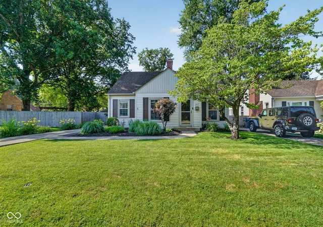 2nd image of 2417 Baur Dr, Indianapolis, IN 46220 | MLS# 22111033