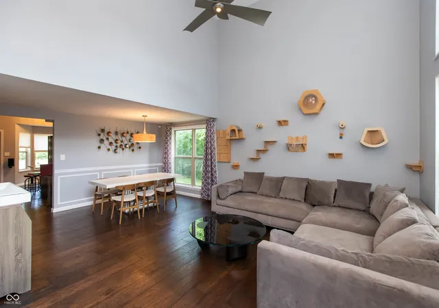 2nd image of 1914 Koefoot Dr, Indianapolis, IN 46214 | MLS# 22111036