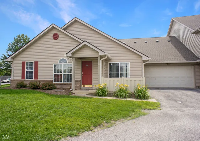 Photo 1 of Sale Pending at 4805 Kelvington Dr, Indianapolis, IN 46254 | MLS# 22111047 | Listing updated on 2026-08-23