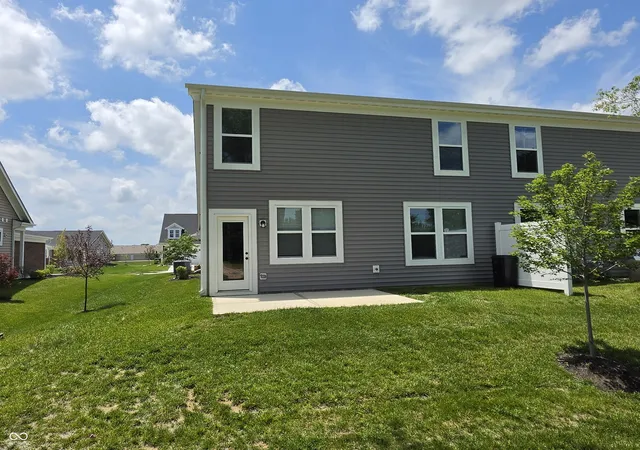 Photo 4 of Condo for sale at 6041 Bluecrest Dr, Indianapolis, IN 46234 | MLS# 22111059 | Listing updated on 2026-09-29