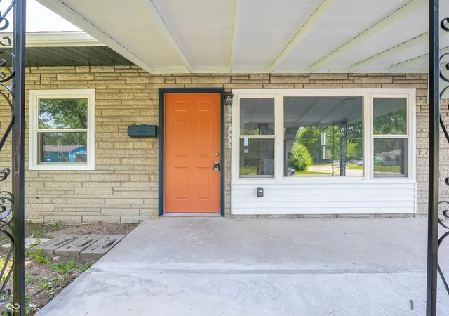 Photo 3 of Single family home for sale at 2643 Eagledale Dr, Indianapolis, IN 46222 | MLS# 22111061 | Listing updated on 2026-09-19