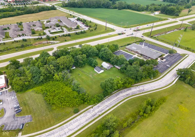 2nd image of 1771 Quaker Blvd, Plainfield, IN 46168 | MLS# 22111071