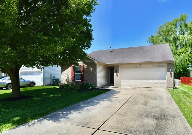 Homes for sale in Indianapolis, IN | 5644 Wood Hollow Dr, Indianapolis, IN 46239 | MLS# 22111087